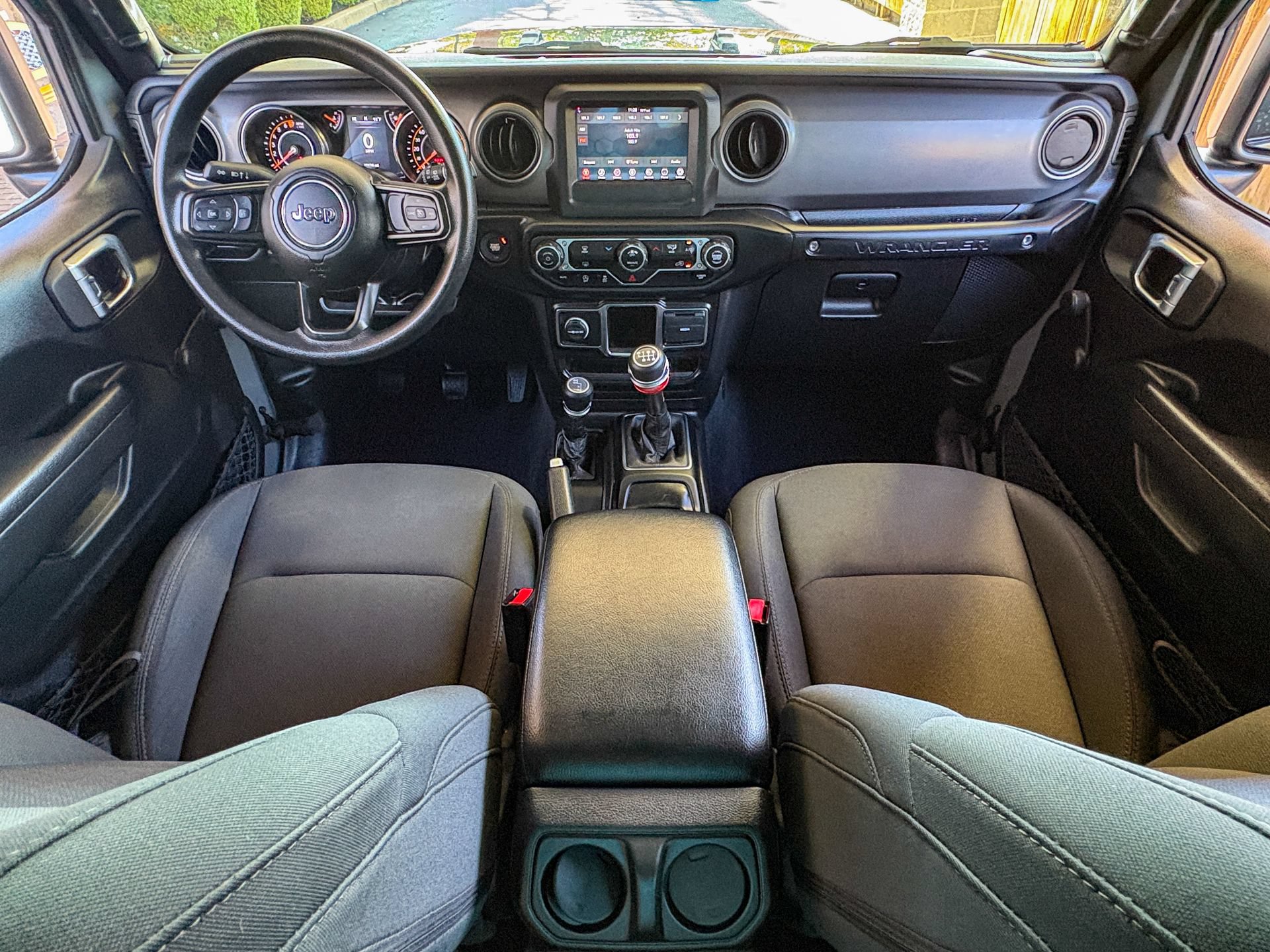 Used 2022 Jeep Wrangler Sport AWD/4WD image 28