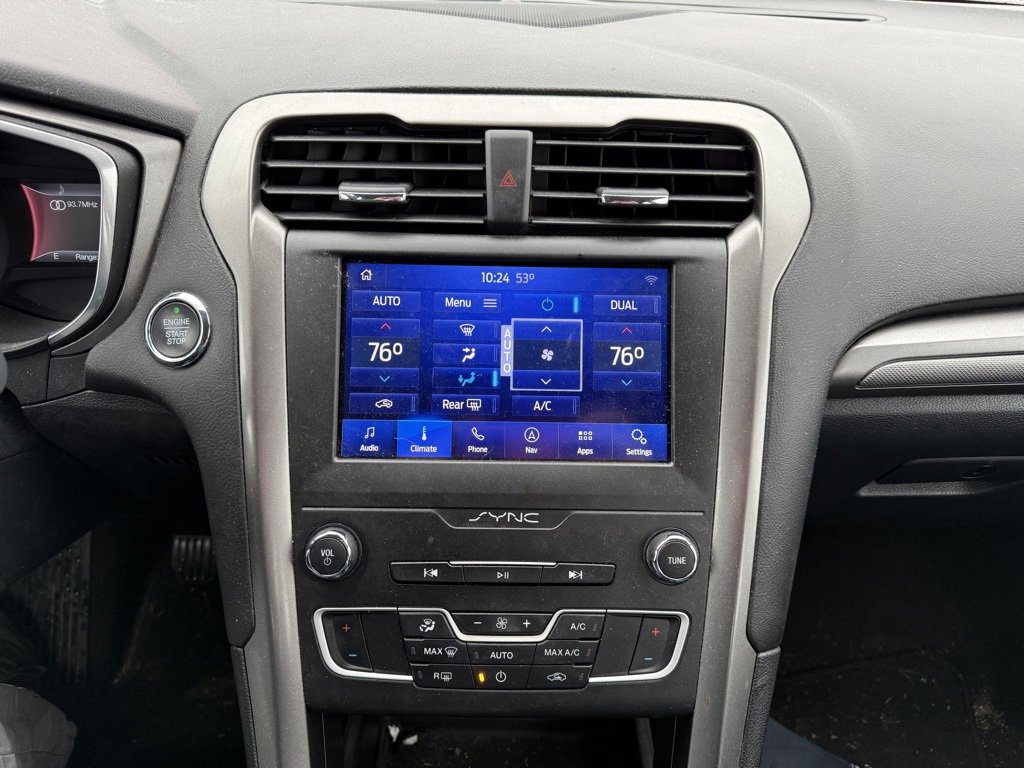 Used 2020 Ford Fusion SE image 15