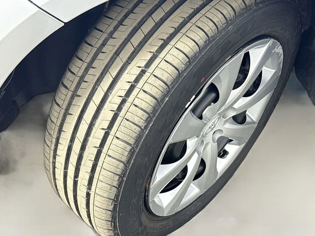 Used 2022 Toyota Corolla LE image 38