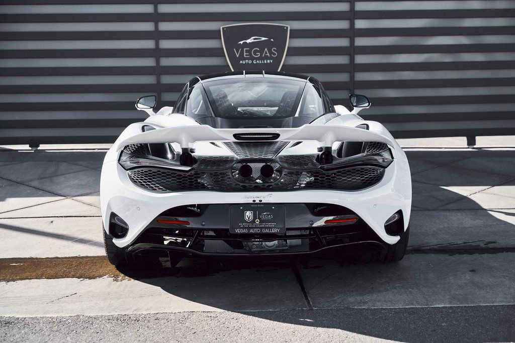 Used 2024 McLaren 750S RWD image 22