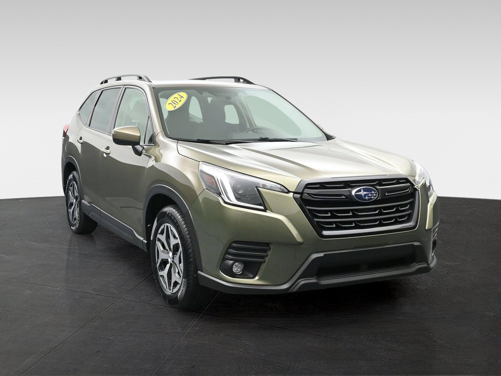 Used 2024 Subaru Forester Premium AWD/4WD image 2
