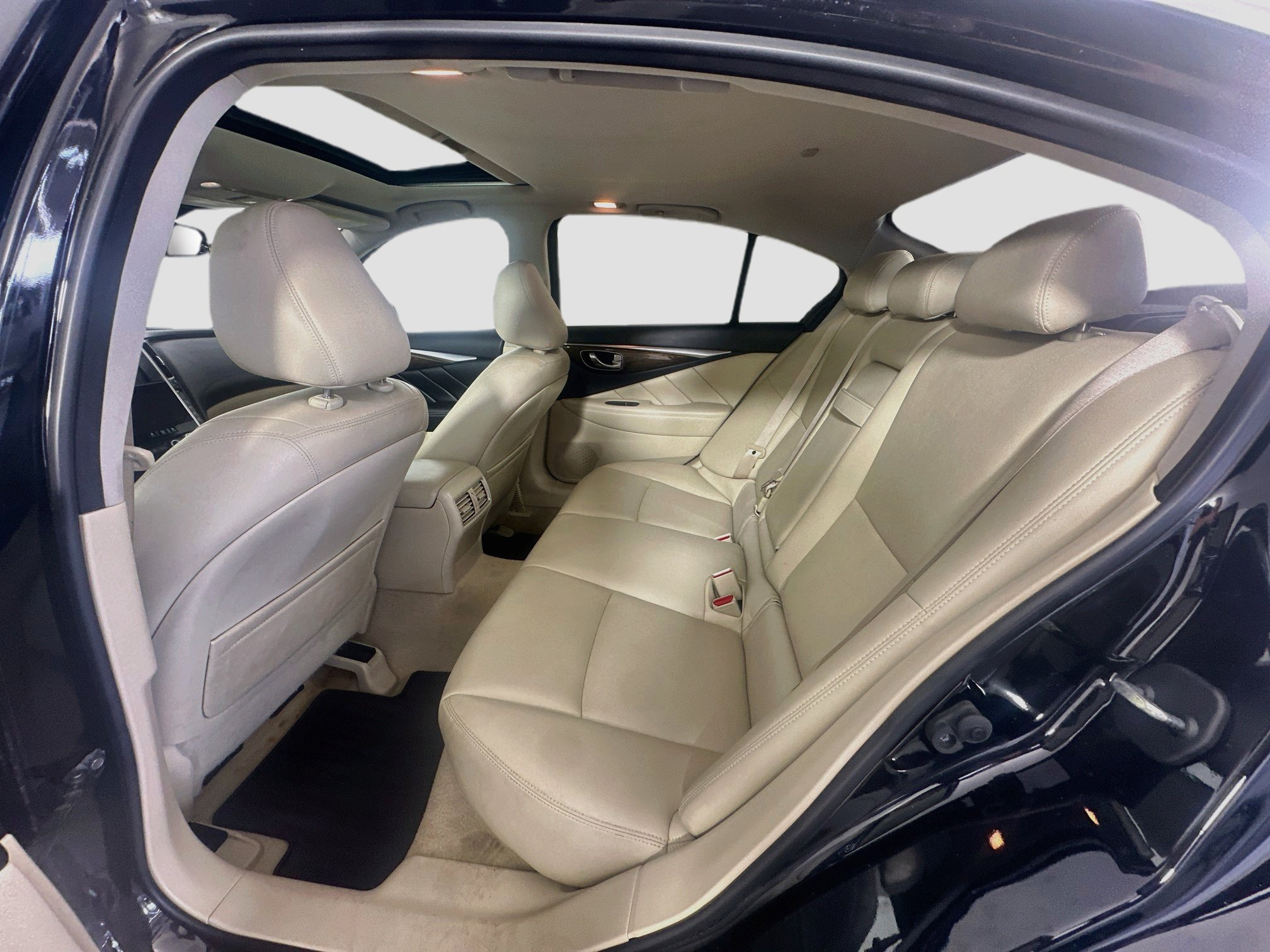 Used 2019 INFINITI Q50 Luxe w/ Essential Package (3.0T Luxe) RWD image 27