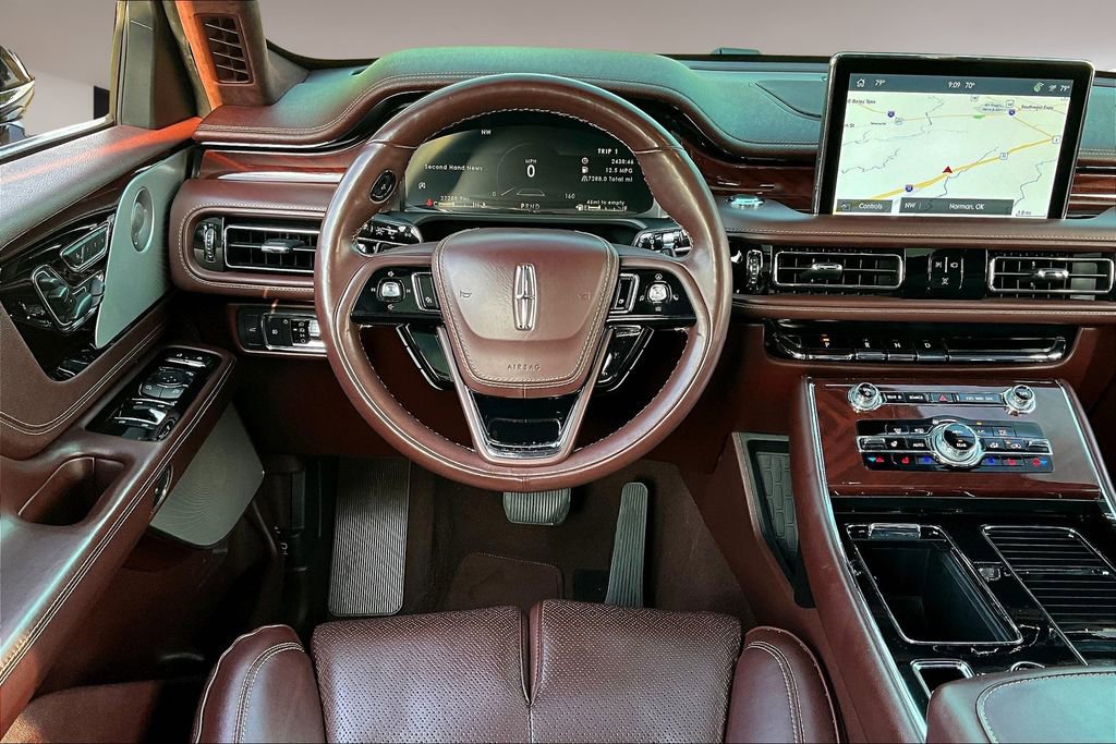 Used 2023 Lincoln Aviator Black Label w/ Dynamic Handling Package image 5