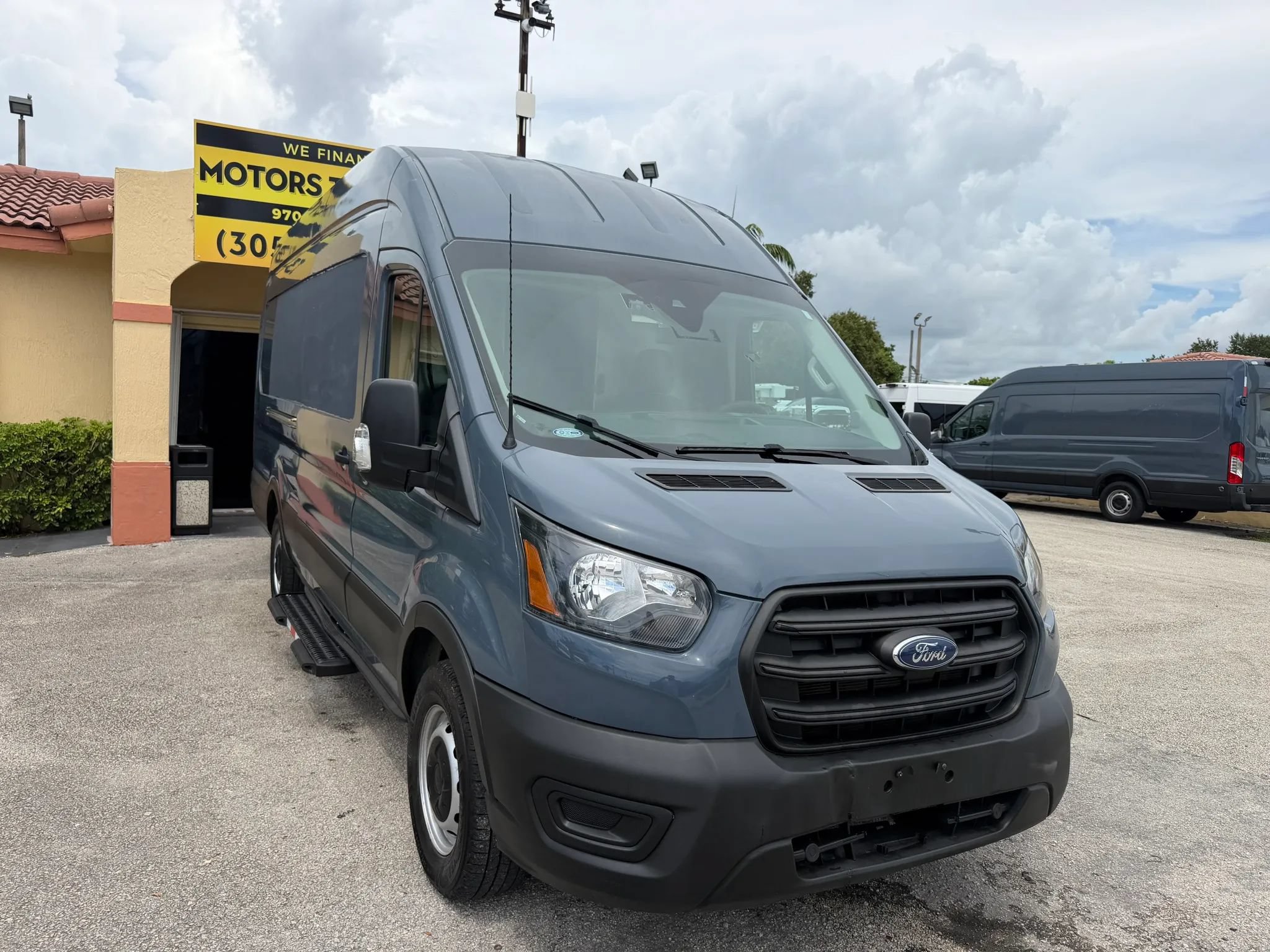 Used 2020 Ford Transit 250 148 High Roof Extended RWD image 9
