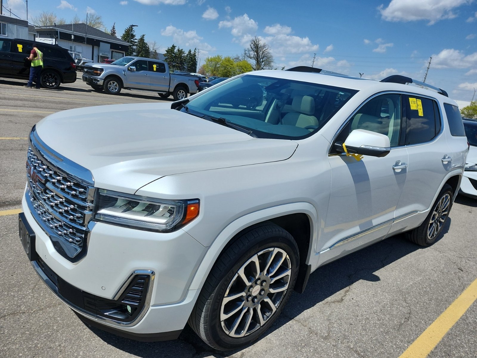 Used 2020 GMC Acadia Denali w/ GMC Pro Grade Package AWD/4WD image 1
