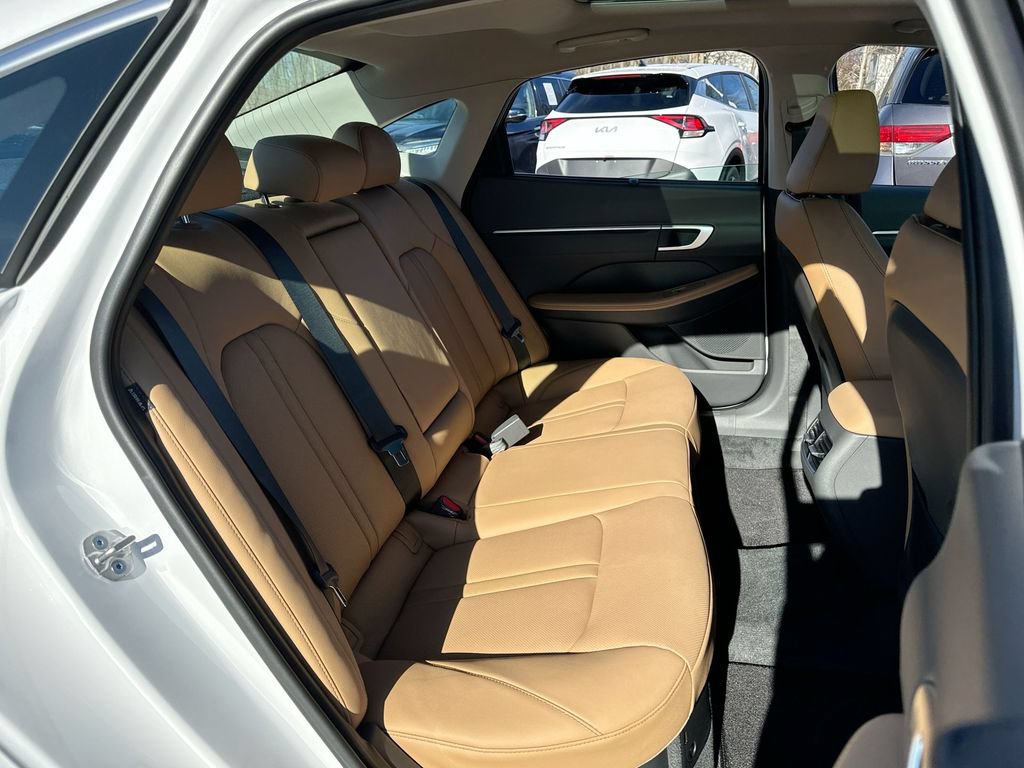 Used 2025 Hyundai Sonata Limited FWD image 27