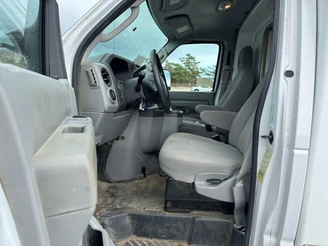 Used 2016 Ford E-350 and Econoline 350 Super Duty w/ Power Windows & Locks Group RWD image 10