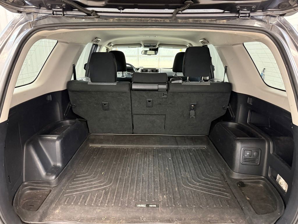 Used 2020 Toyota 4Runner SR5 AWD/4WD image 22