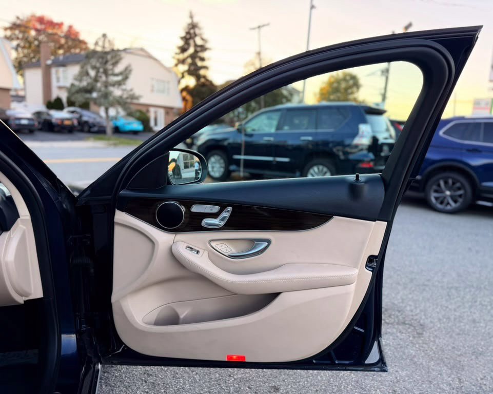 Used 2016 Mercedes-Benz C 300 4MATIC Sedan image 22