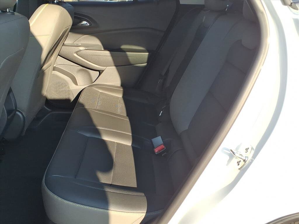 New 2026 Chevrolet Trax ACTIV w/ Driver Confidence Package FWD image 17