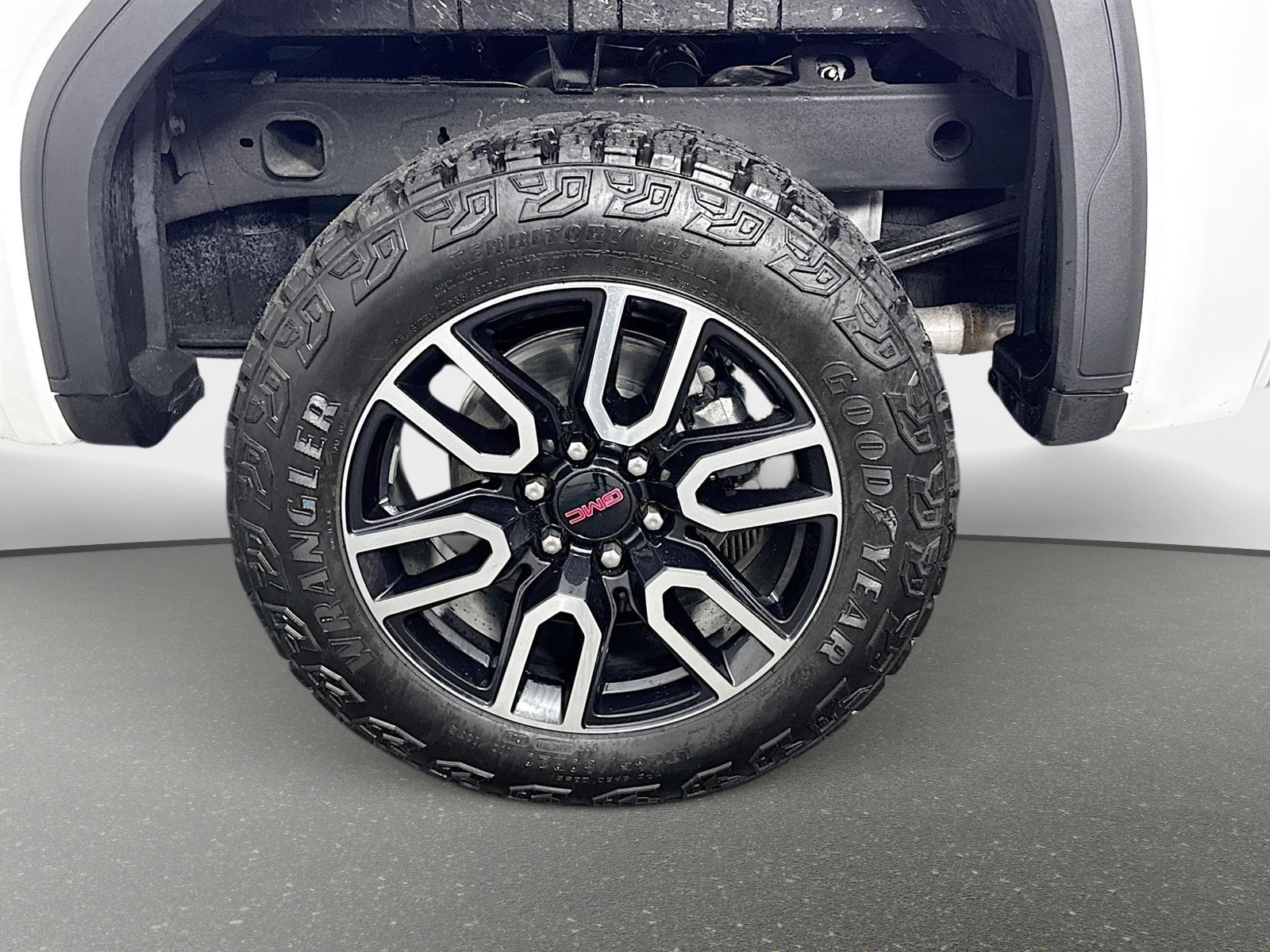 Certified 2025 GMC Sierra 1500 AT4 w/ AT4 Premium Package image 32