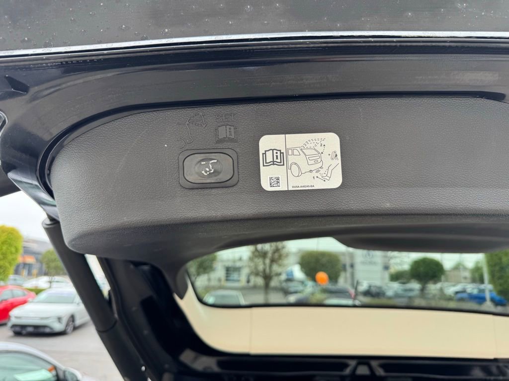 Used 2018 Ford Escape Titanium image 12