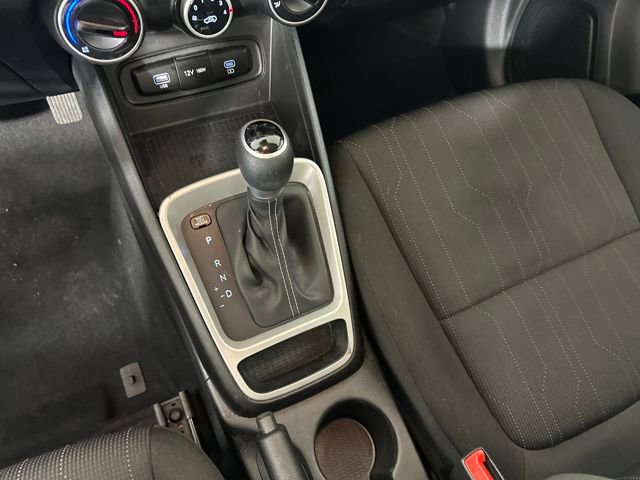 Used 2025 Hyundai Venue SE image 20