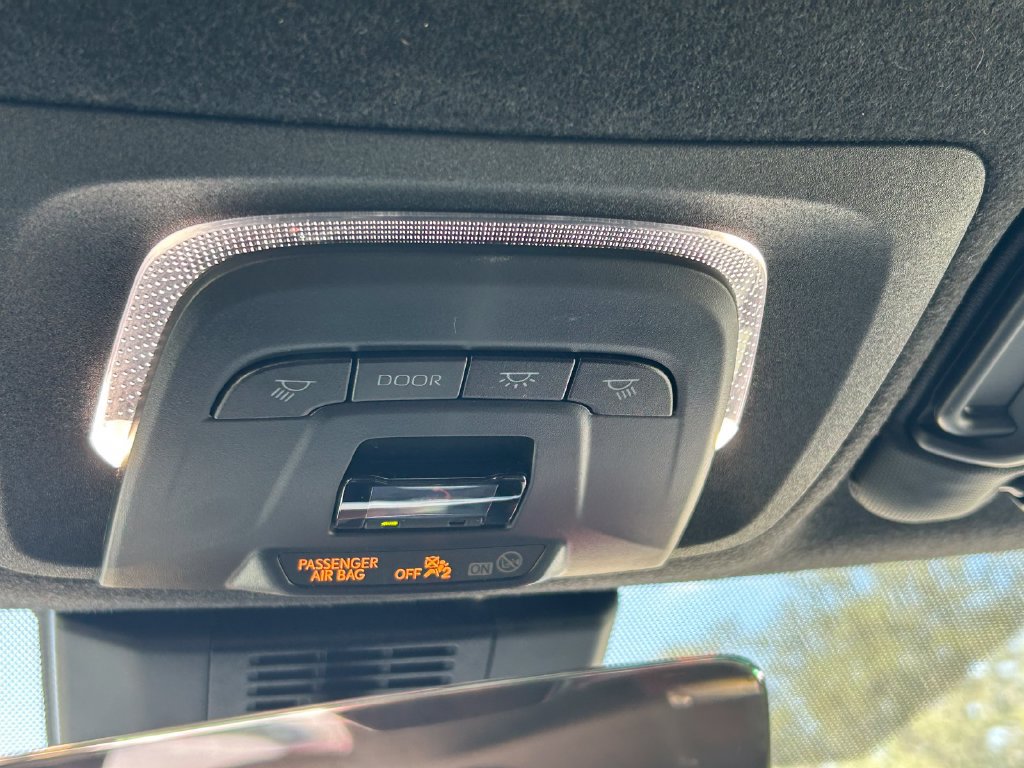 Certified 2025 Toyota Corolla SE FWD image 18