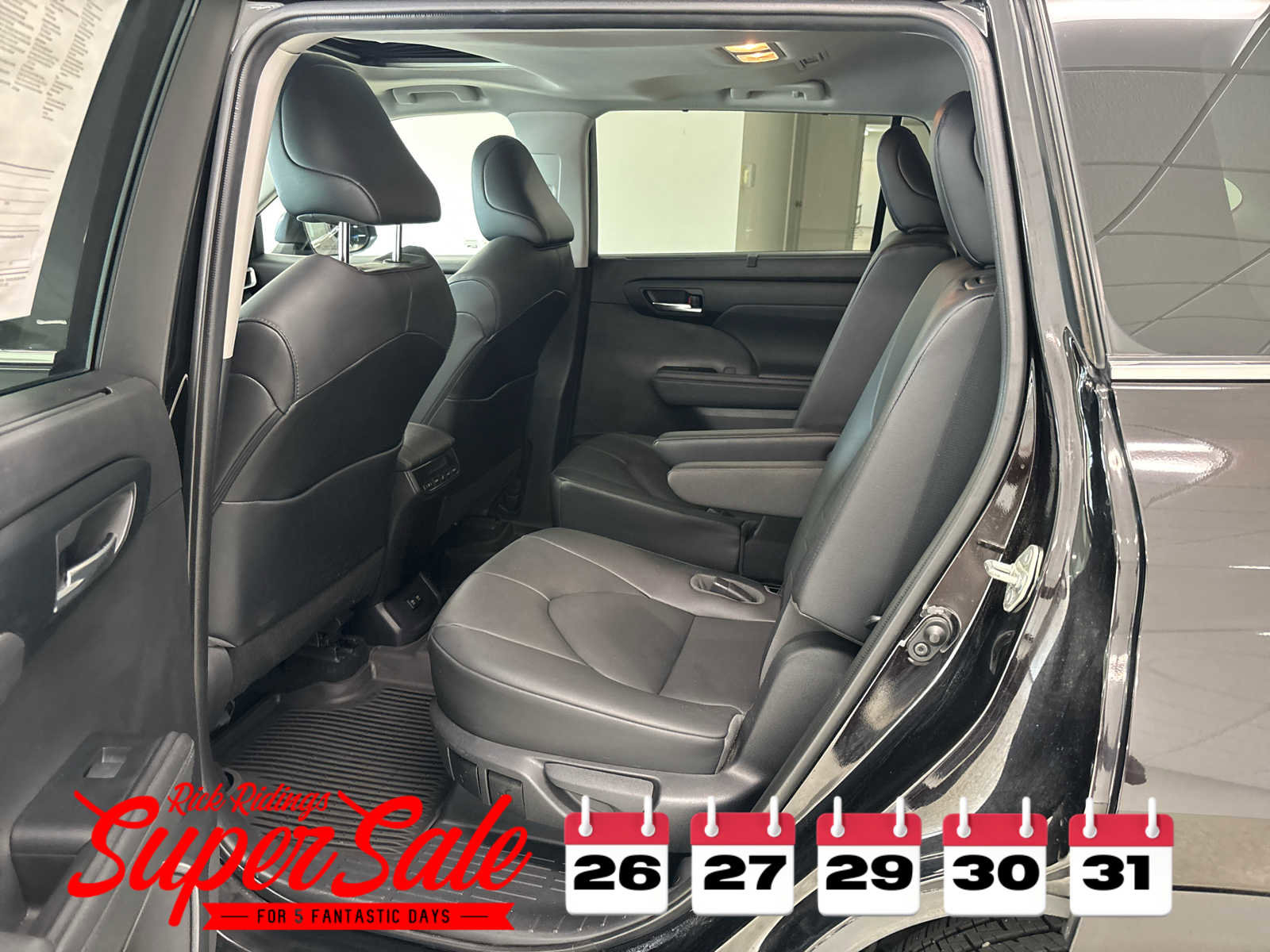 Used 2020 Toyota Highlander XLE image 15