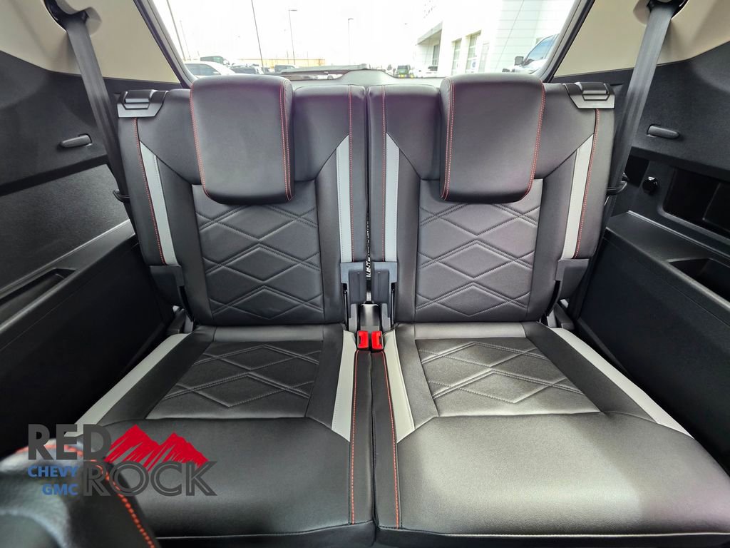 Used 2025 Volkswagen Atlas Peak Edition SE AWD/4WD image 16