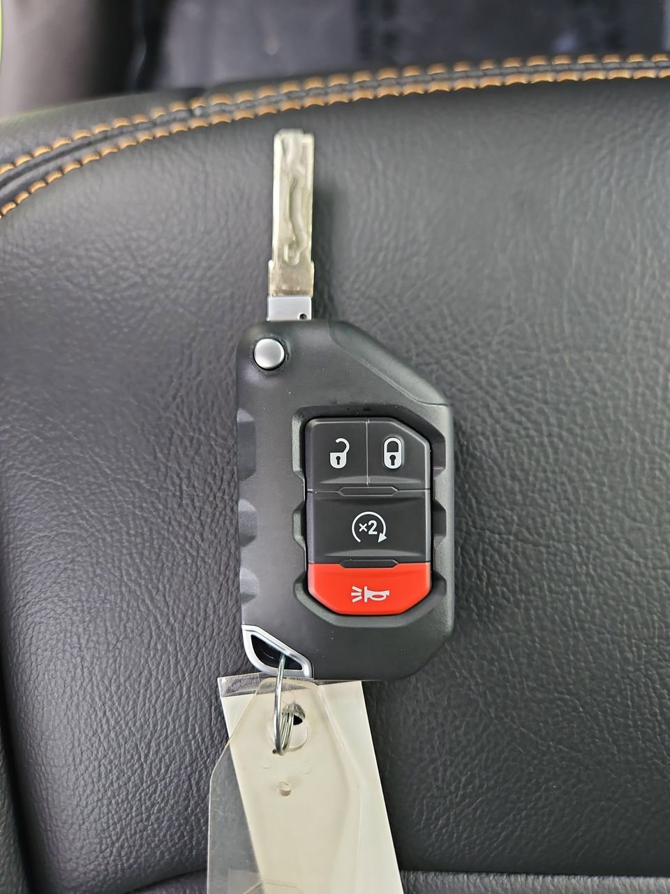 New 2025 Jeep Gladiator Sport image 31