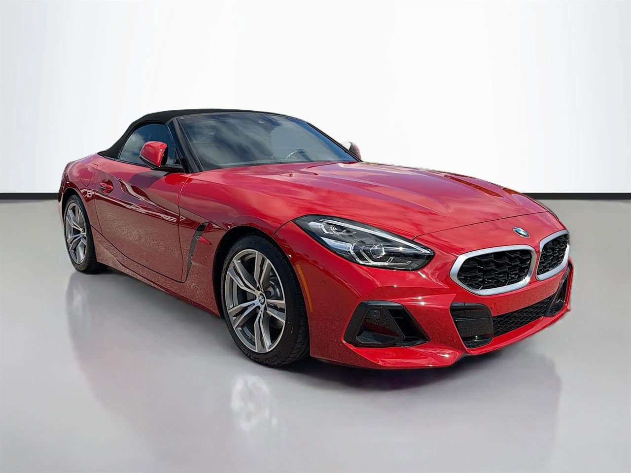 Certified 2025 BMW Z4 sDrive30i image 2