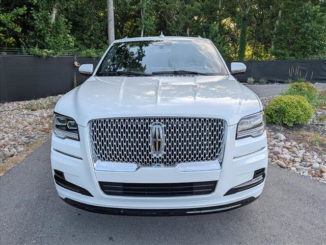 Used 2024 Lincoln Navigator Reserve AWD/4WD image 8