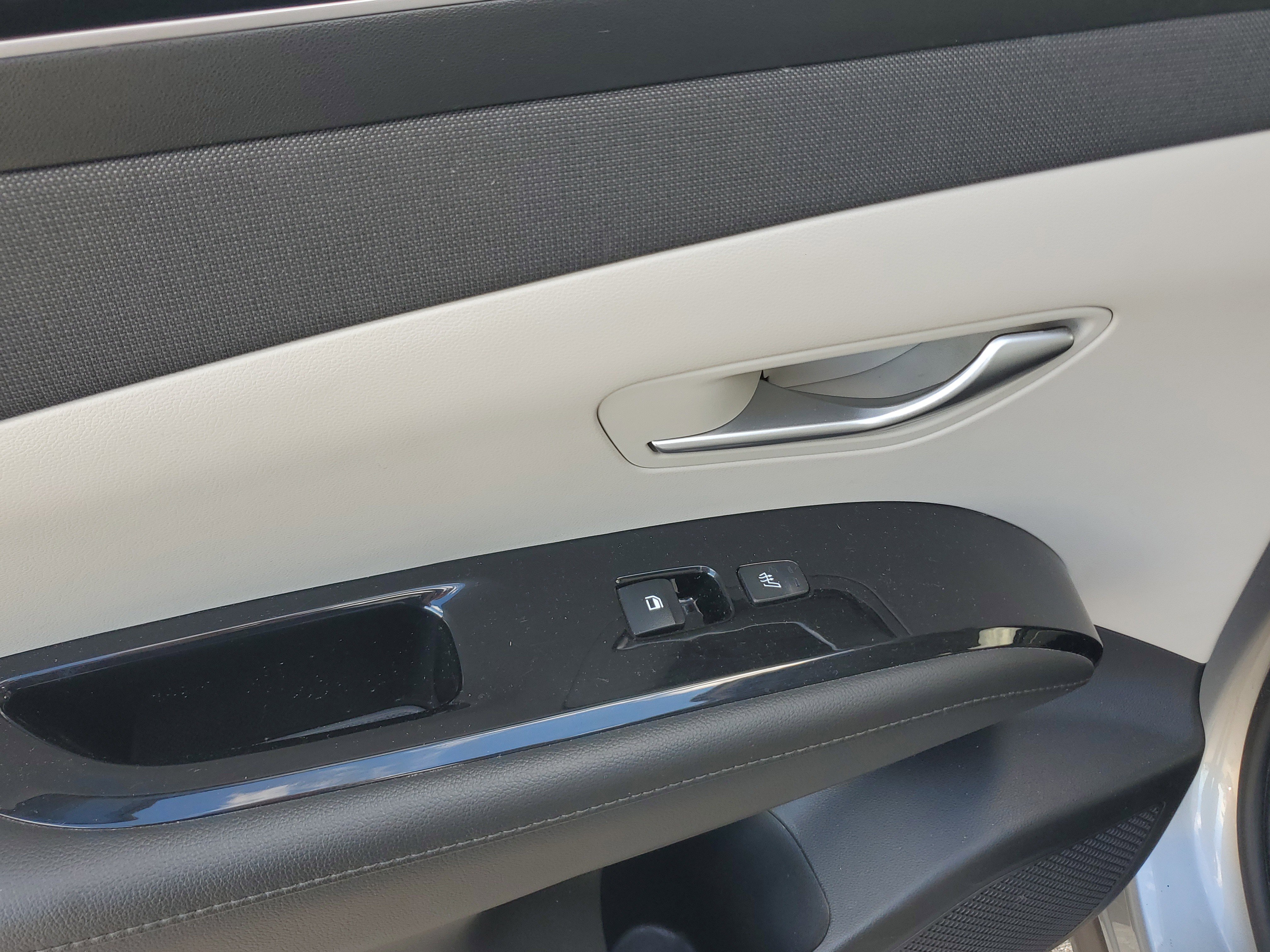 Used 2024 Hyundai Tucson Limited image 16