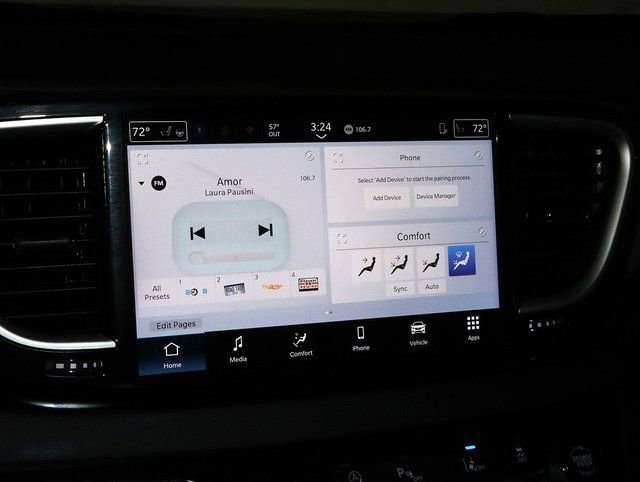 Used 2026 Chrysler Pacifica Select image 16