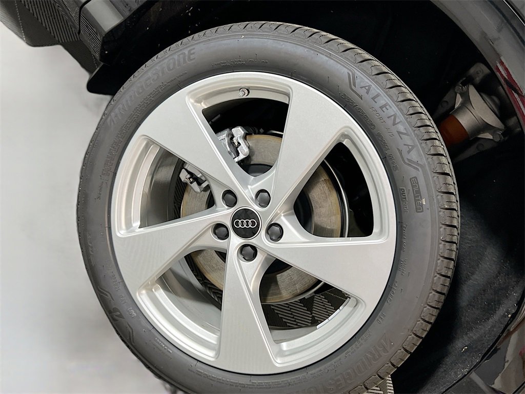 New 2025 Audi Q5 Premium Plus image 32