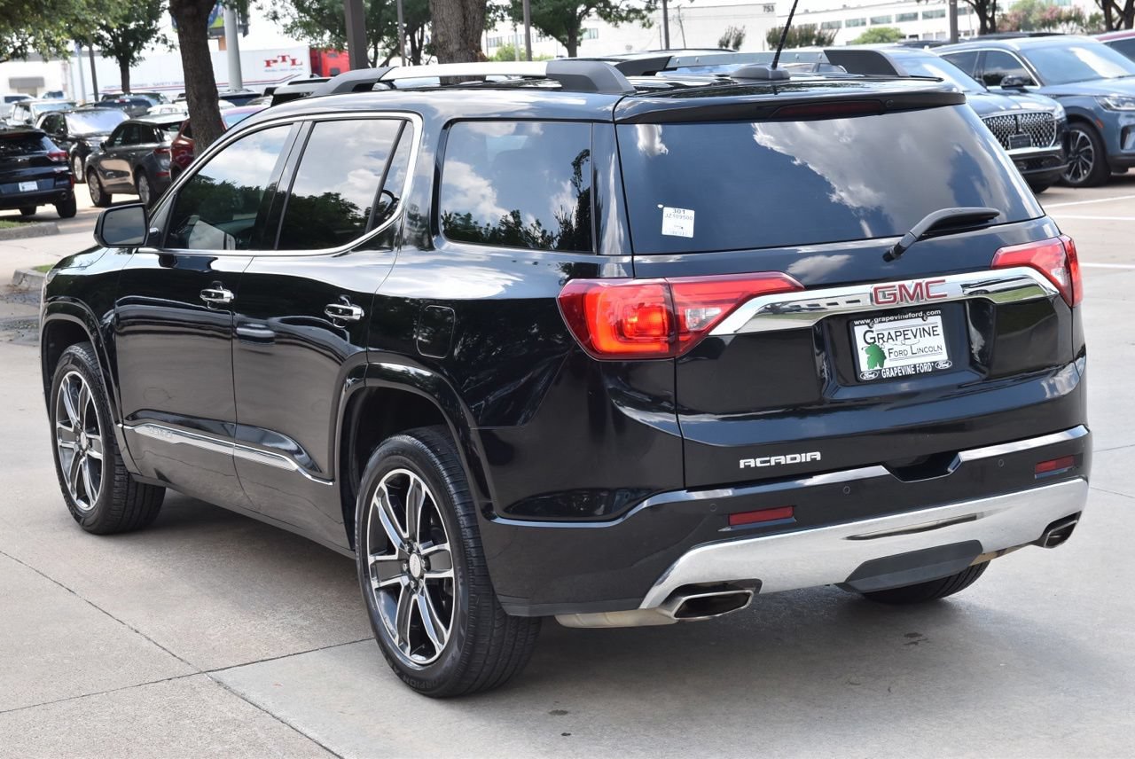 Used 2018 GMC Acadia Denali w/ Technology Package FWD image 10