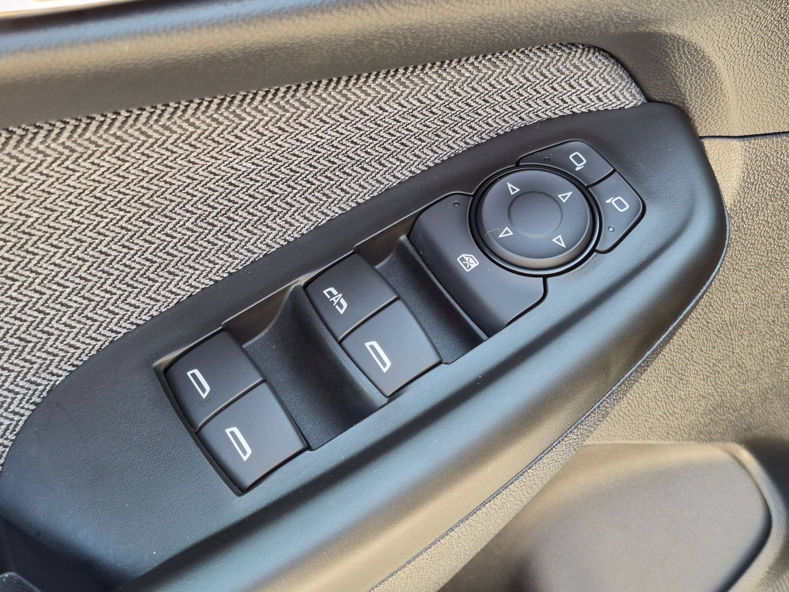 Used 2025 Chevrolet TrailBlazer LS w/ LS Convenience Package FWD image 11
