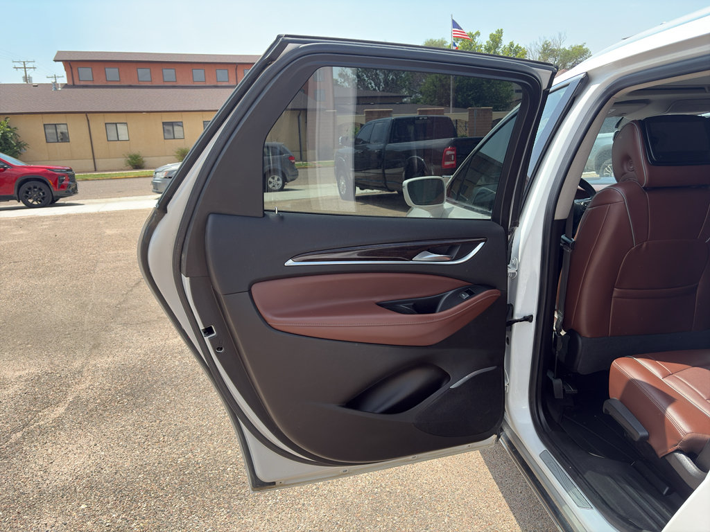 Used 2019 Buick Enclave Avenir w/ Avenir Technology Package AWD/4WD image 8