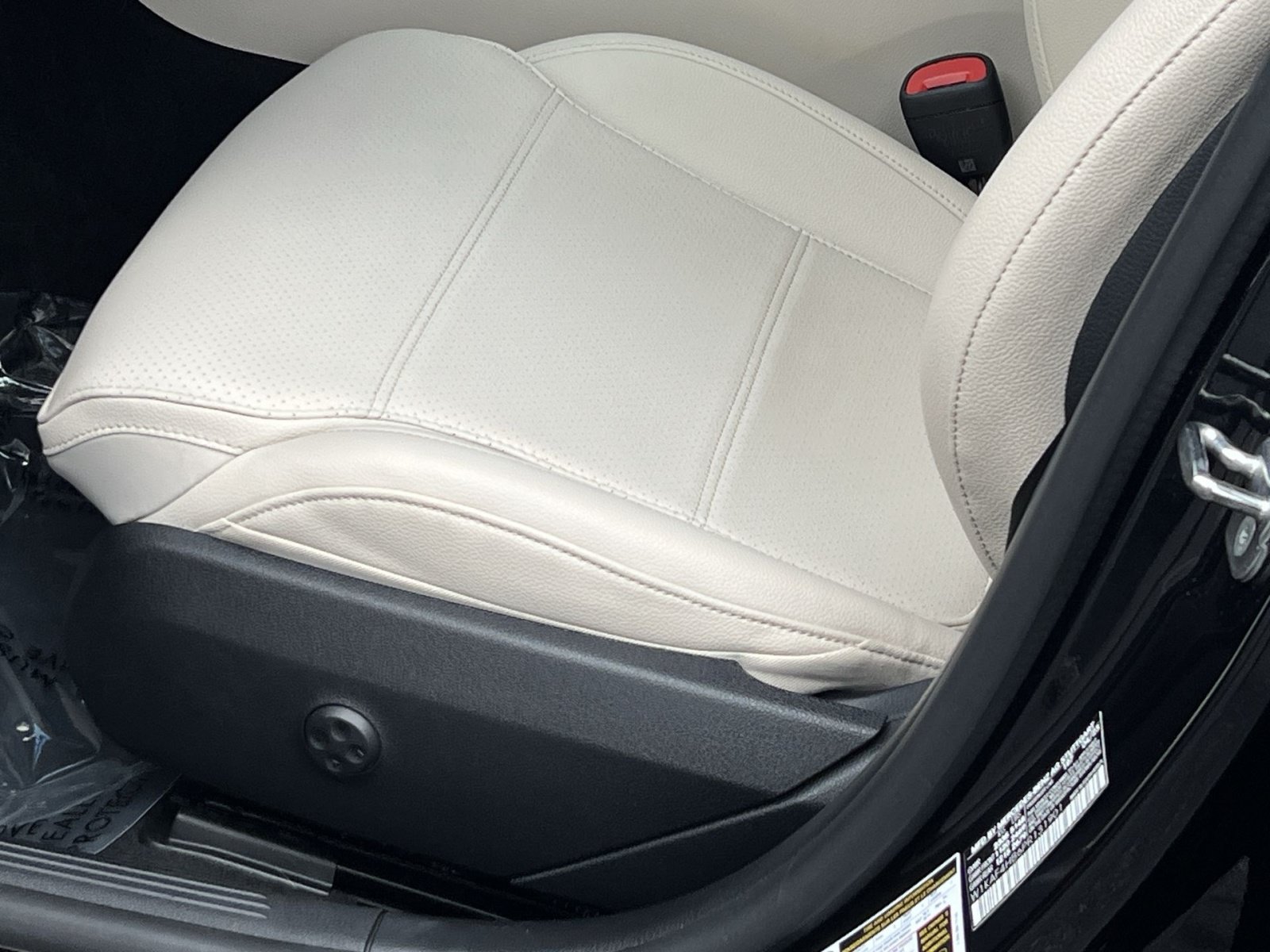 Certified 2023 Mercedes-Benz C 300 4MATIC Sedan image 19