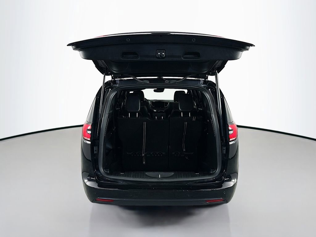 Used 2024 Chrysler Pacifica Touring-L w/ S Appearance Package FWD image 27