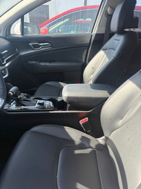 Certified 2025 Kia Sportage EX w/ Premium Package AWD/4WD image 11