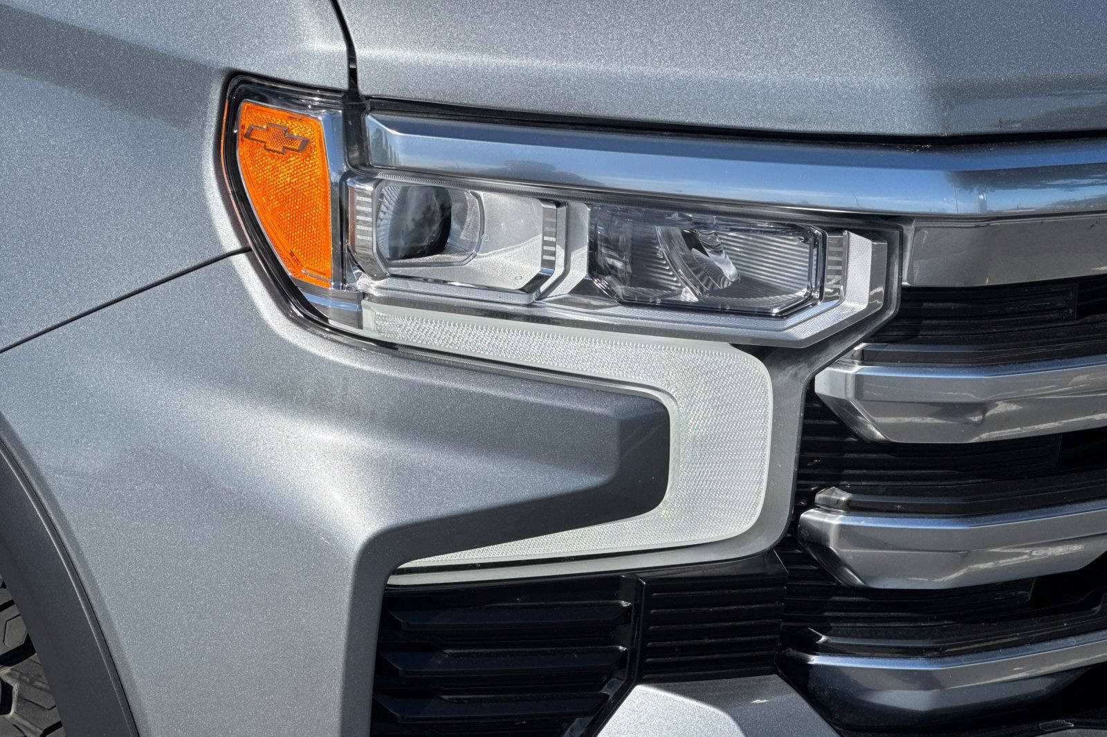 Used 2023 Chevrolet Silverado 1500 High Country w/ High Country Premium Package AWD/4WD image 46