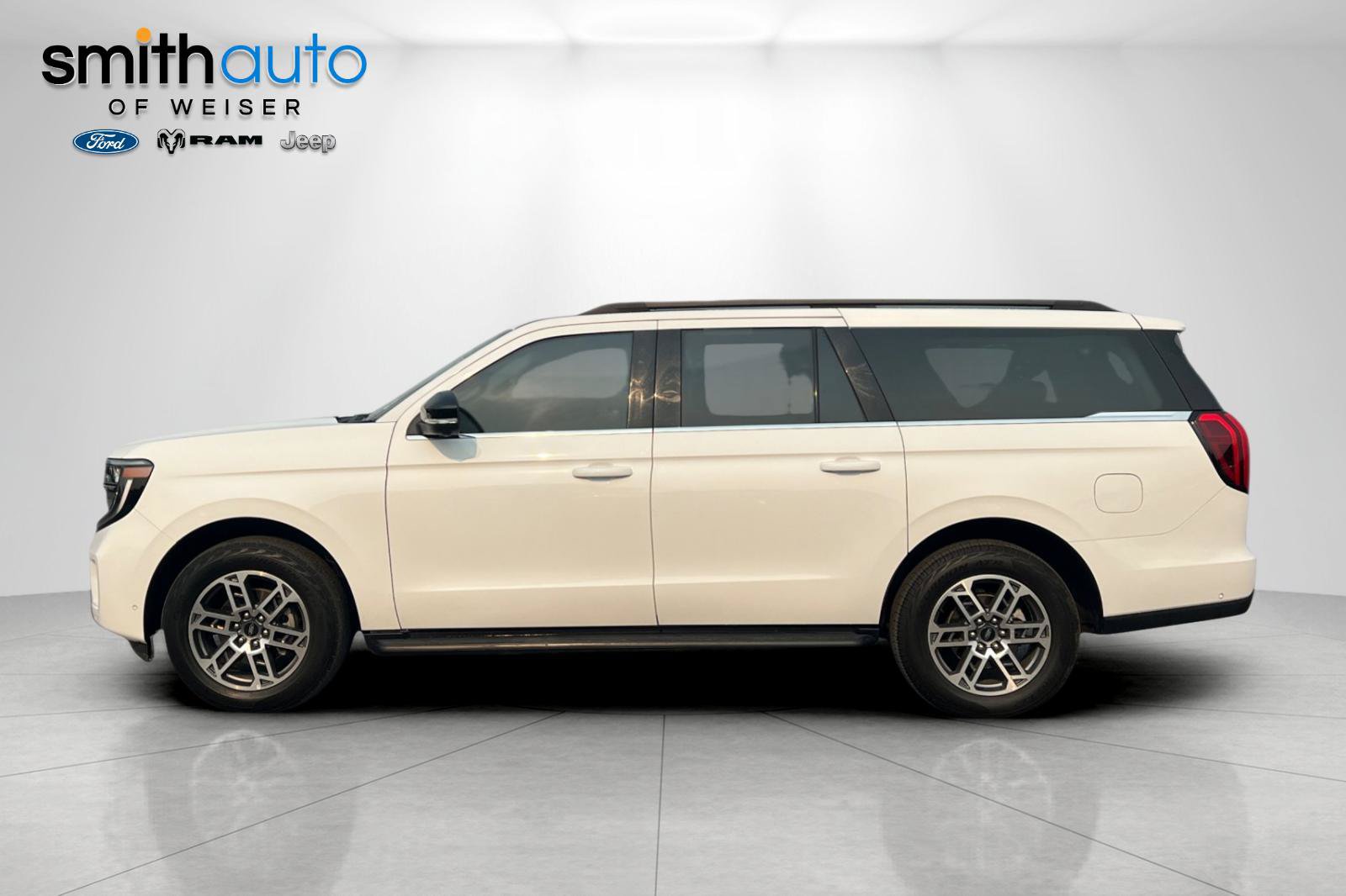 Used 2025 Ford Expedition Max Active AWD/4WD image 8