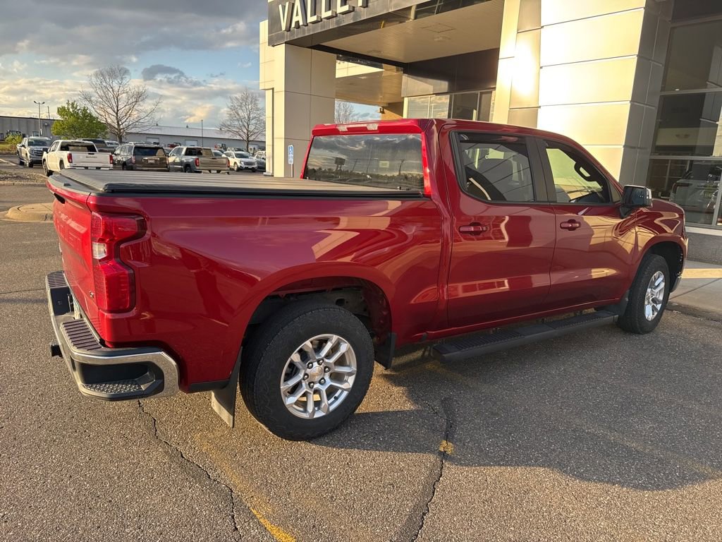 Used 2023 Chevrolet Silverado 1500 LT w/ Z71 Off-Road Package AWD/4WD image 5