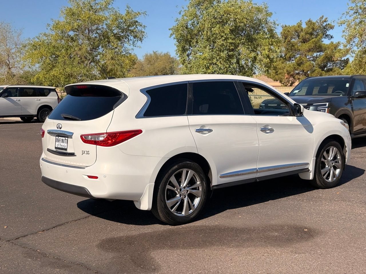 Used 2013 INFINITI JX35 FWD w/ Premium Pkg image 8