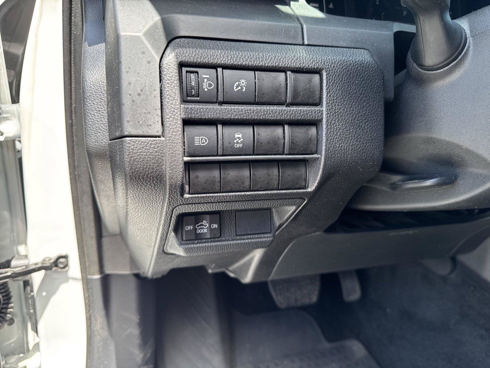 Used 2025 Toyota Tacoma SR AWD/4WD image 13