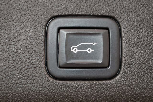 Used 2021 Cadillac Escalade Sport Platinum AWD/4WD image 17