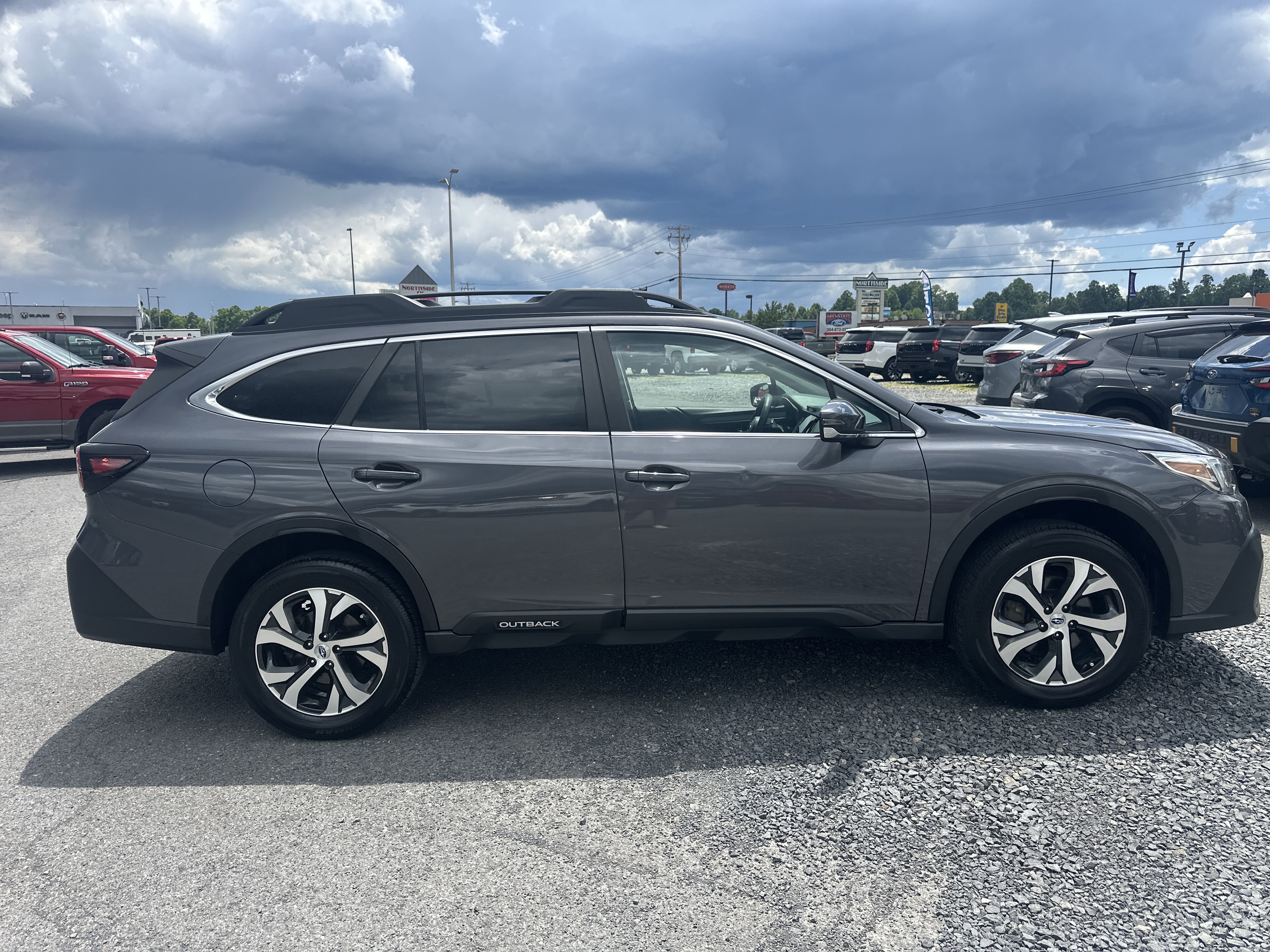 Used 2022 Subaru Outback Limited AWD/4WD image 9