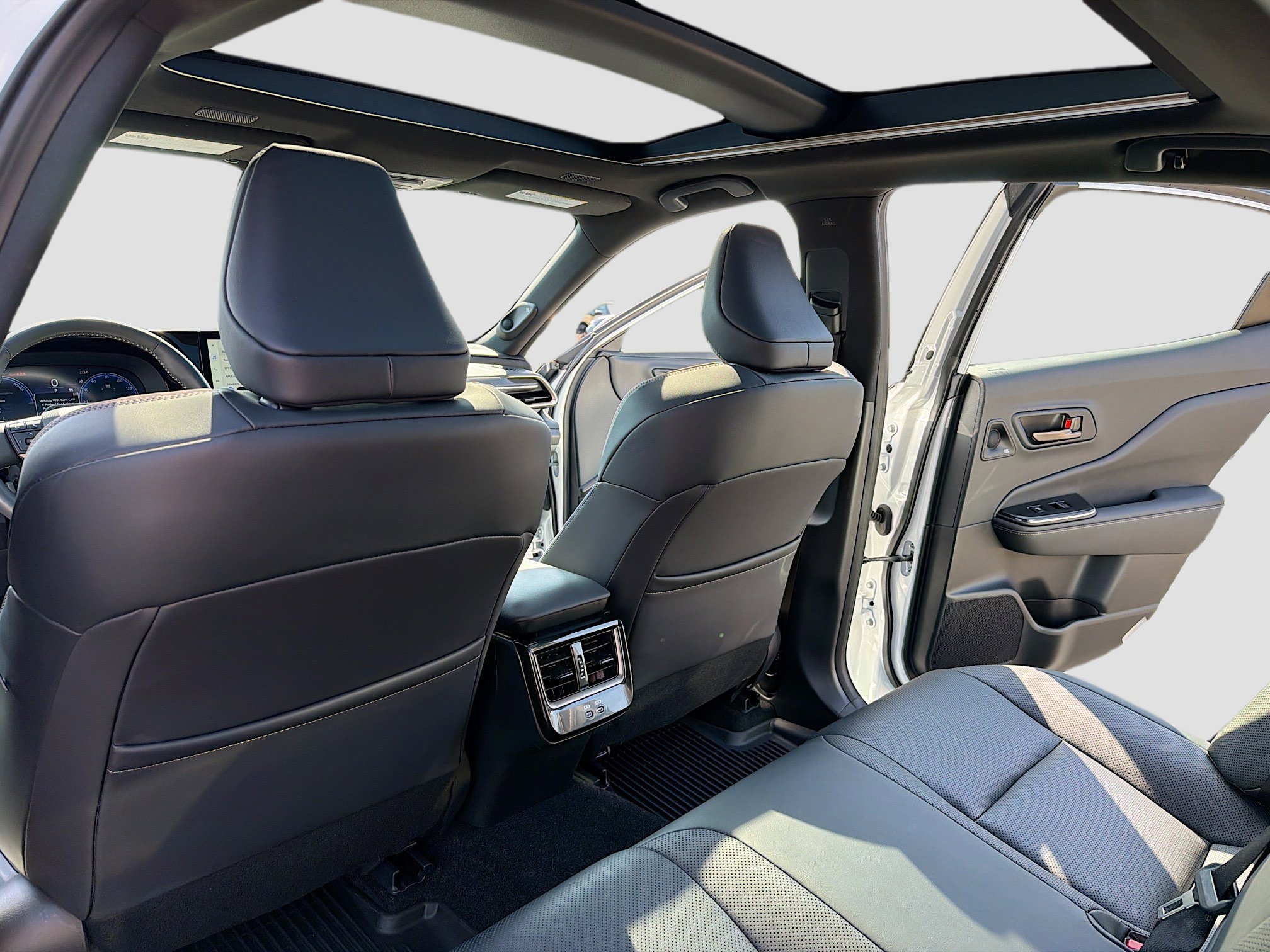 Certified 2025 Toyota Crown Platinum image 6