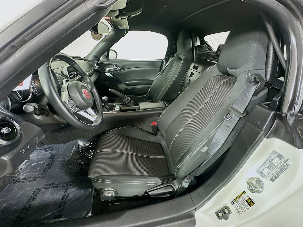 Used 2018 FIAT 124 Spider Classica RWD image 25