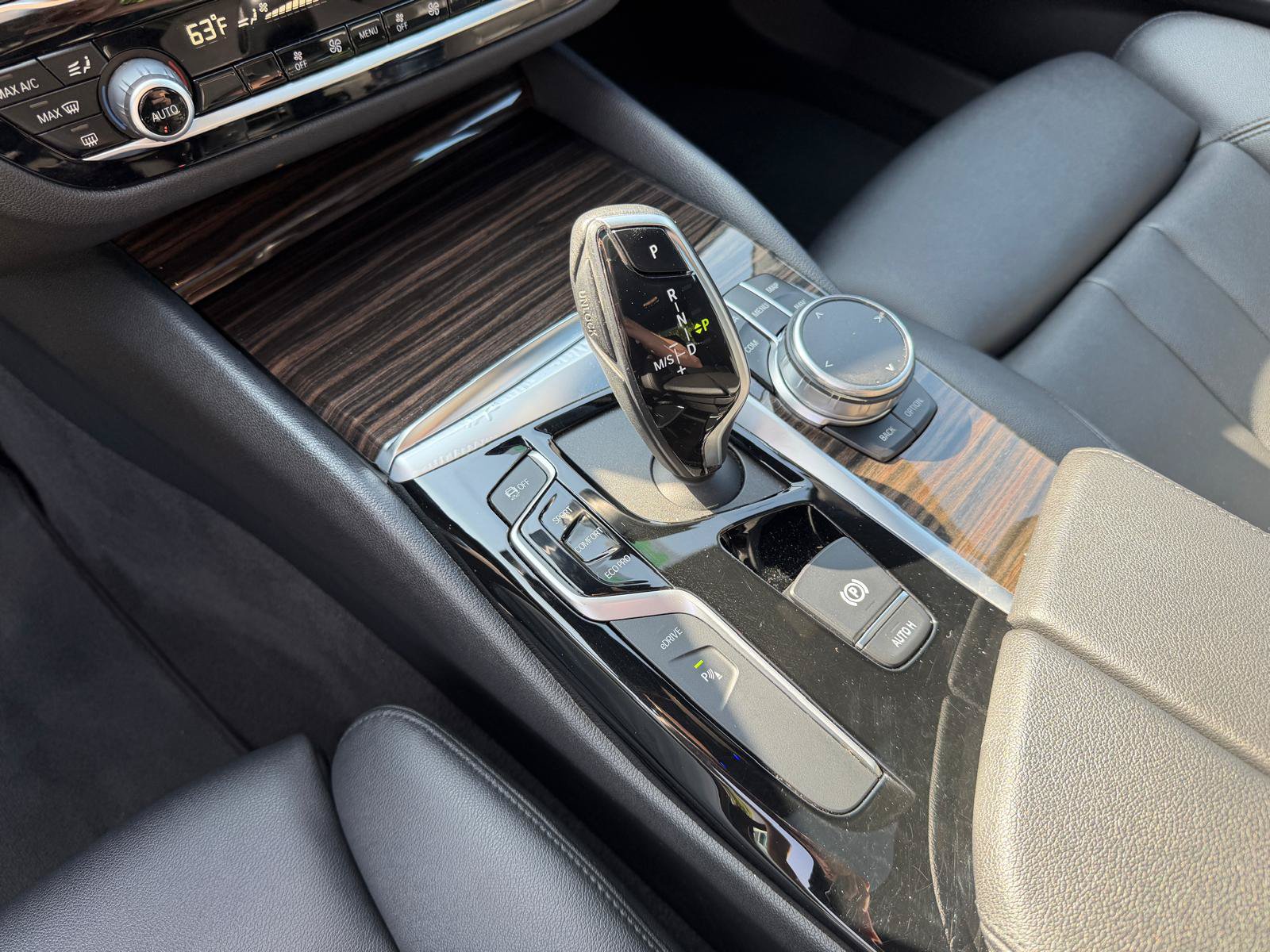Used 2019 BMW 530e RWD image 34