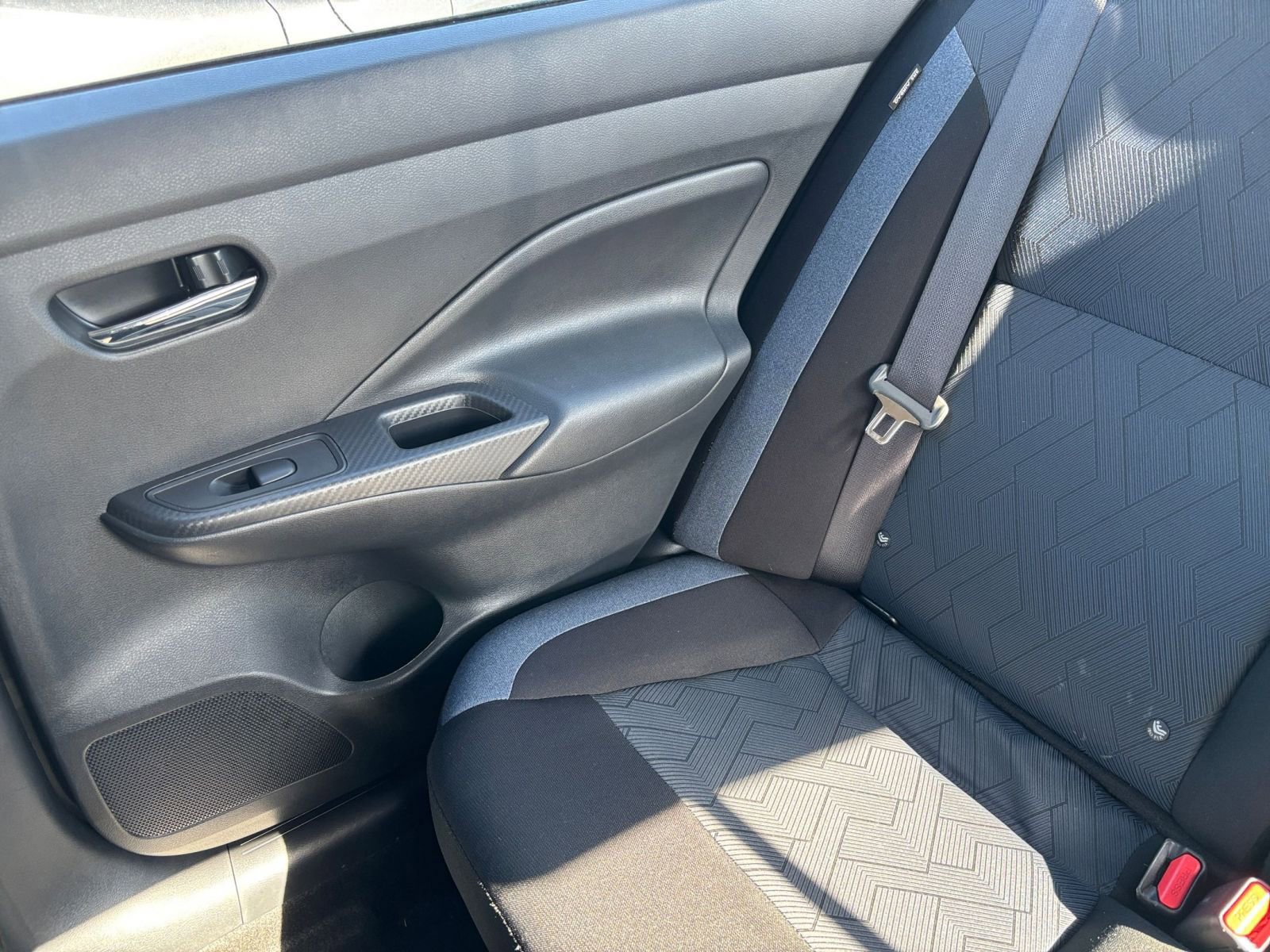 Used 2025 Nissan Versa SV FWD image 37