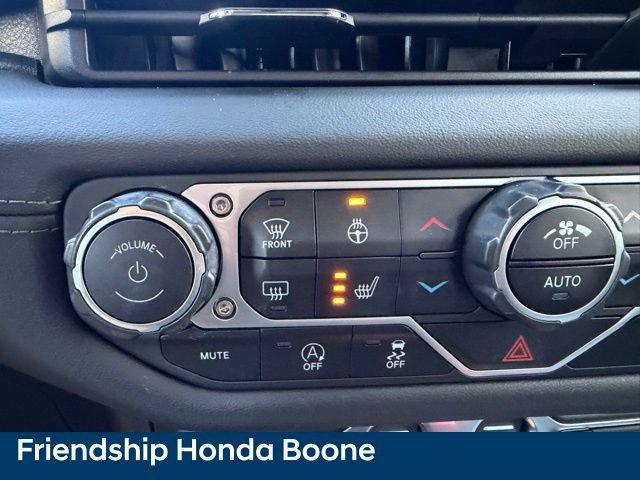 Used 2024 Jeep Wrangler Sahara image 26