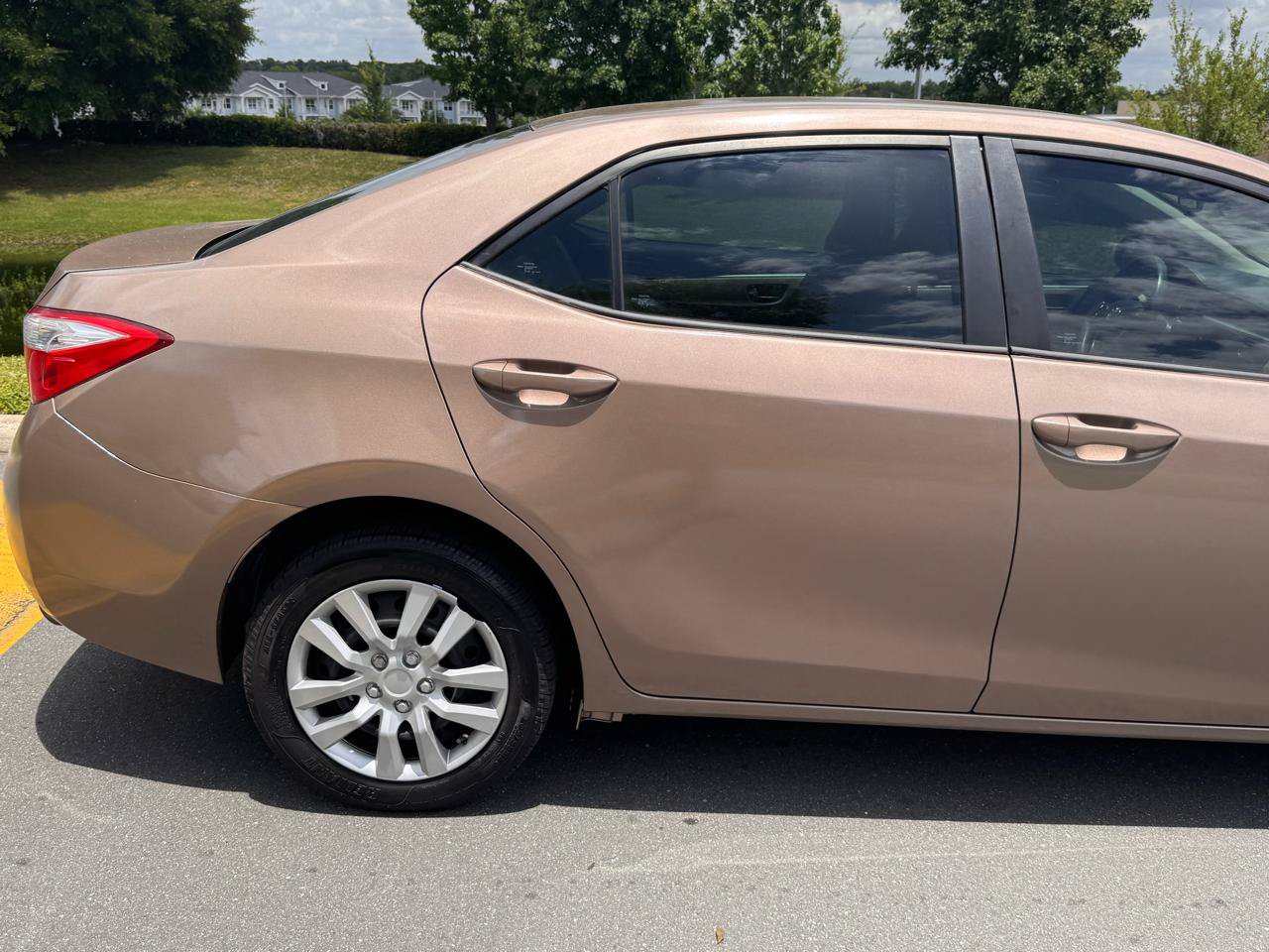 Used 2016 Toyota Corolla LE FWD image 36