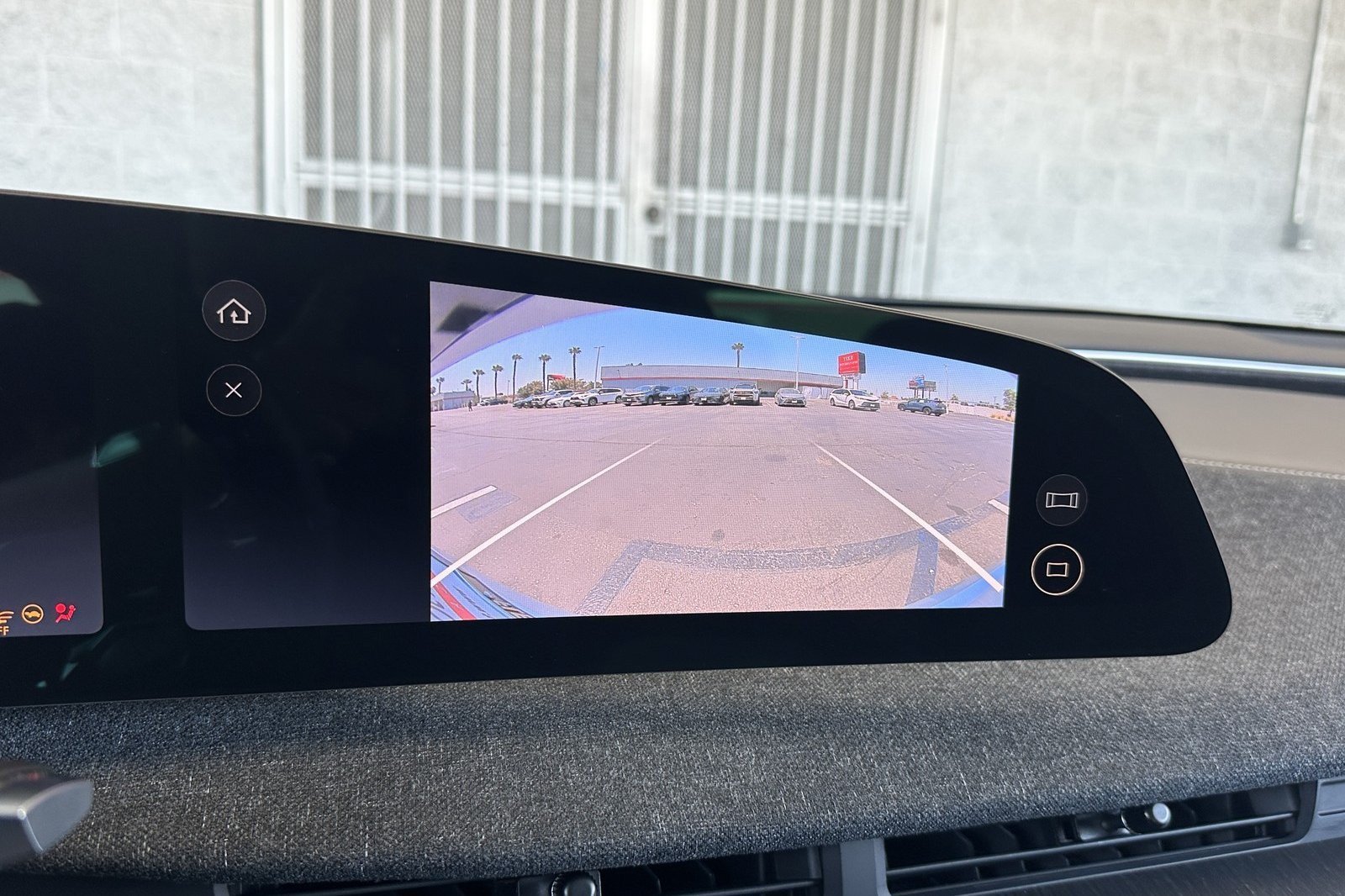 Used 2024 Lucid Air Touring AWD/4WD image 18