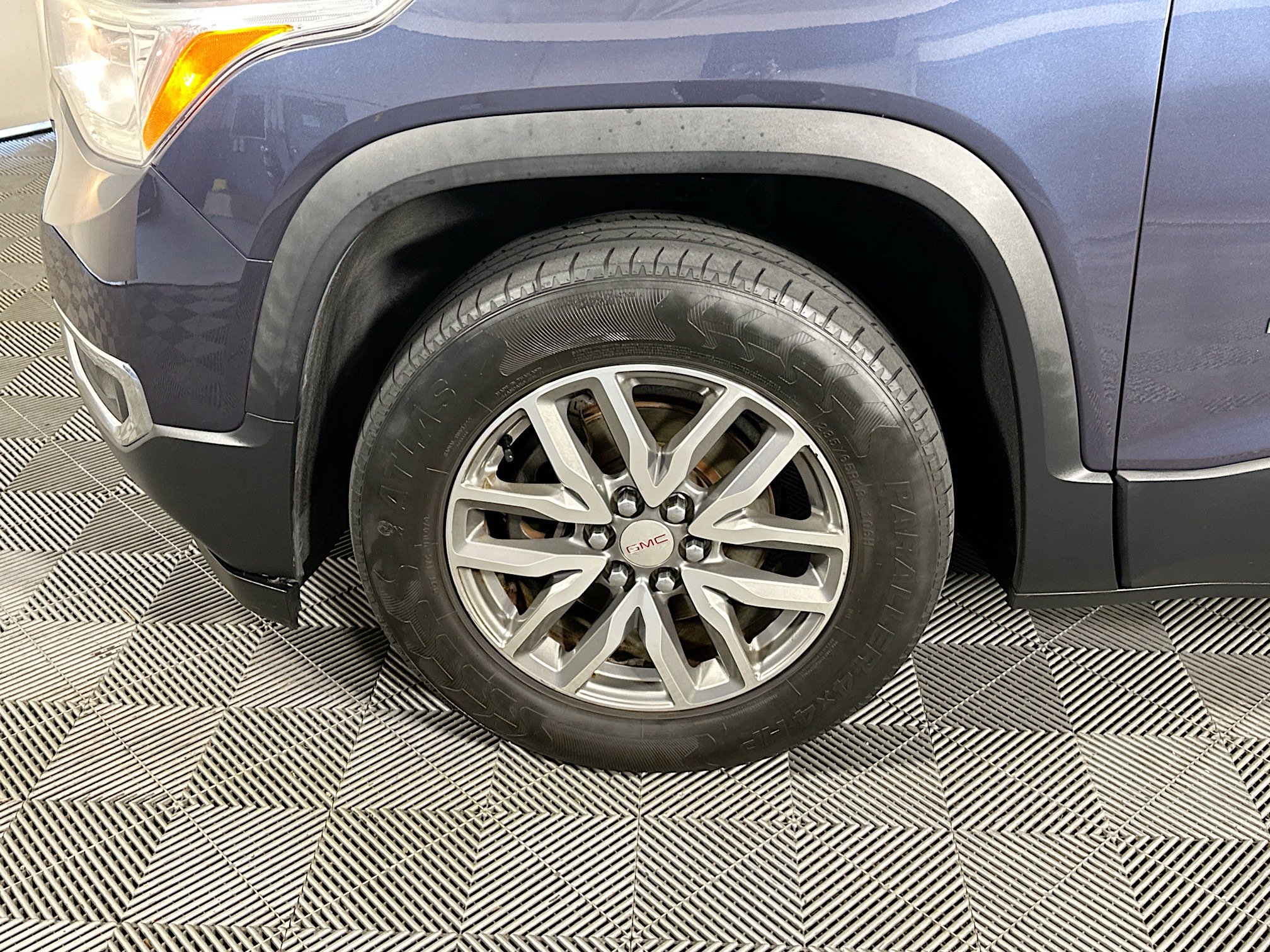 Used 2019 GMC Acadia SLE w/ Driver Alert Package I AWD/4WD image 11