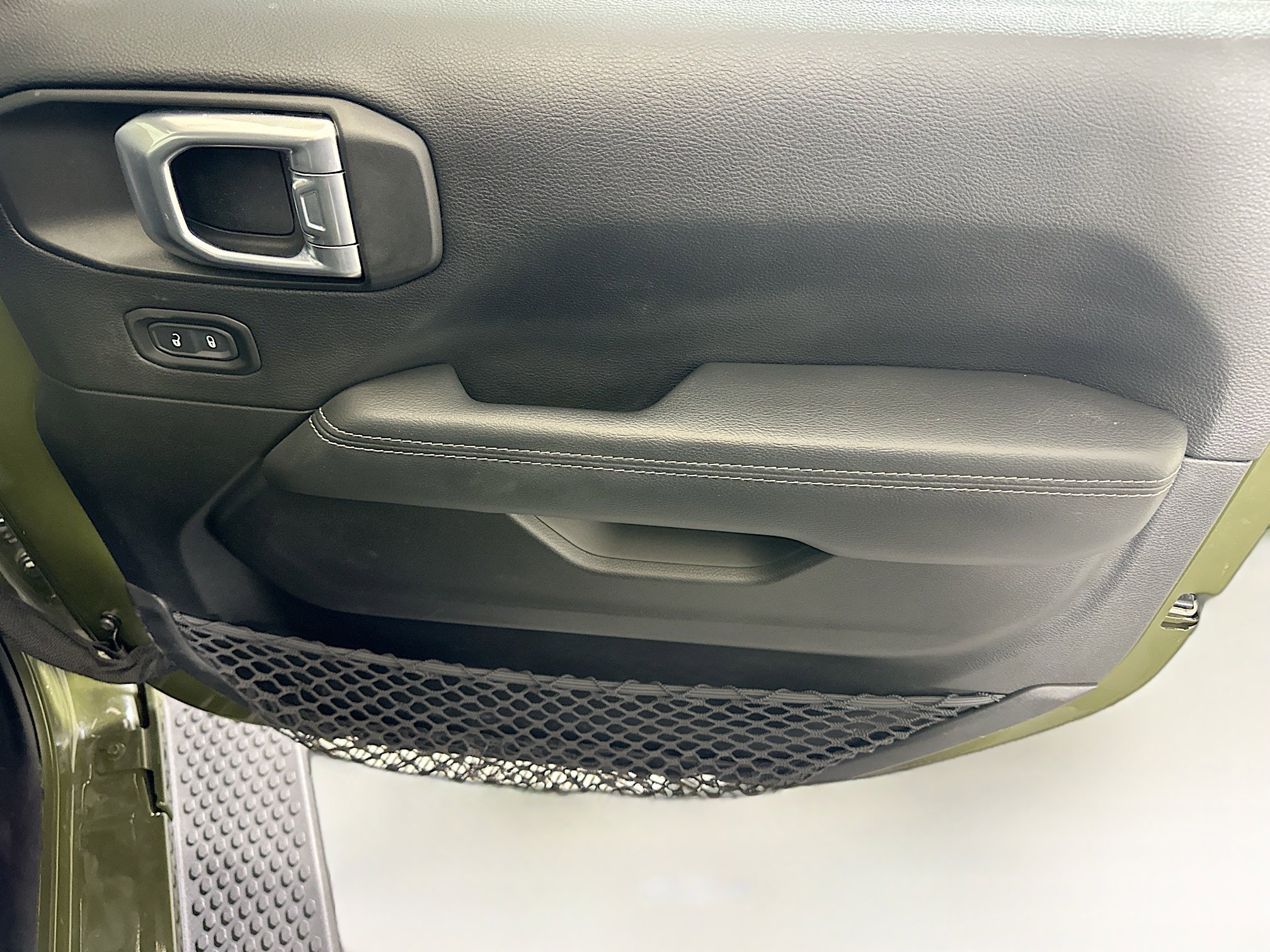 Used 2023 Jeep Wrangler Sahara image 30