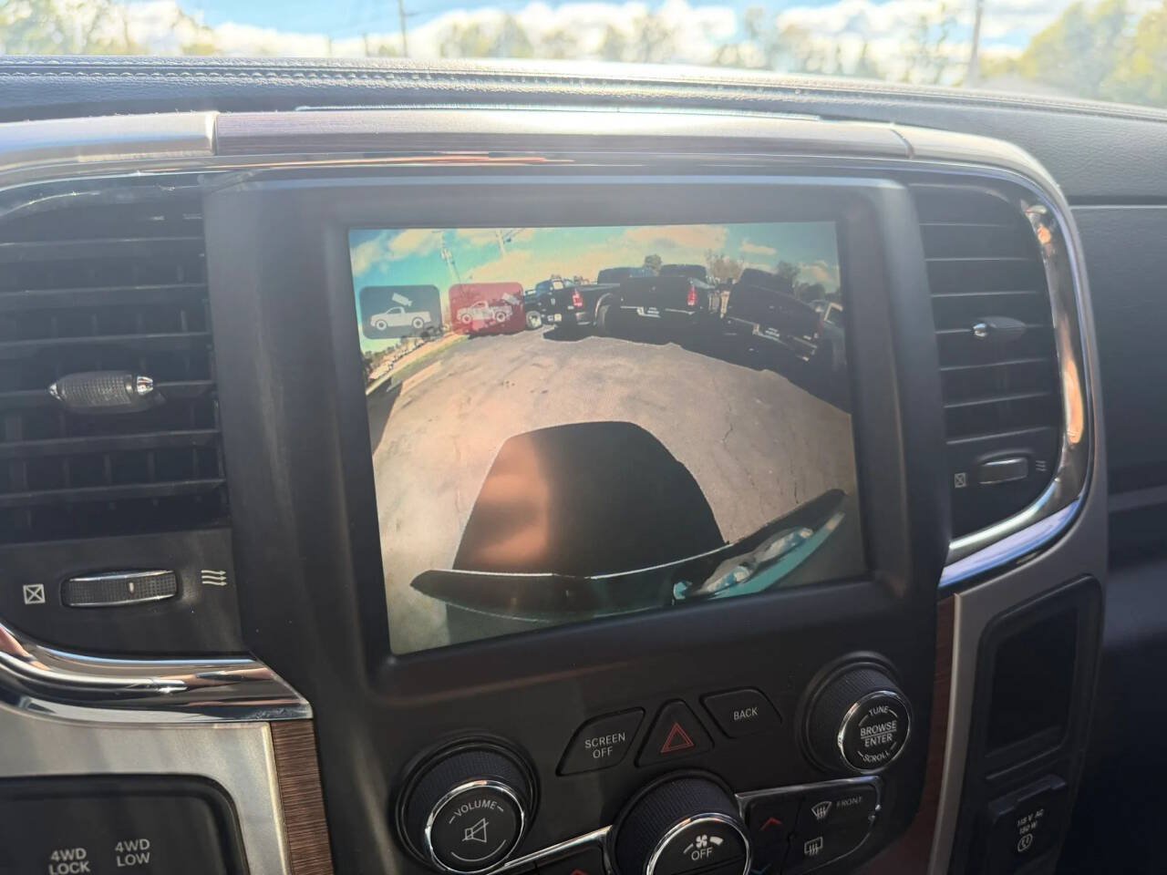 Used 2016 RAM 2500 Laramie AWD/4WD image 37