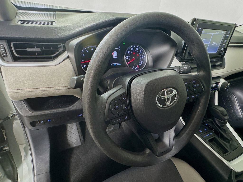 Used 2019 Toyota RAV4 XLE w/ Convenience Package image 10